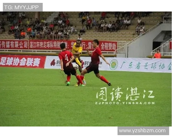 新加坡U19青年队与老挝U19球队激战正酣争夺亚洲足球荣耀